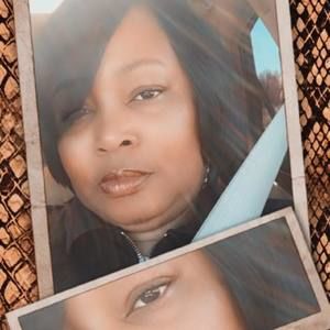 Meet your Posher, Evelyn